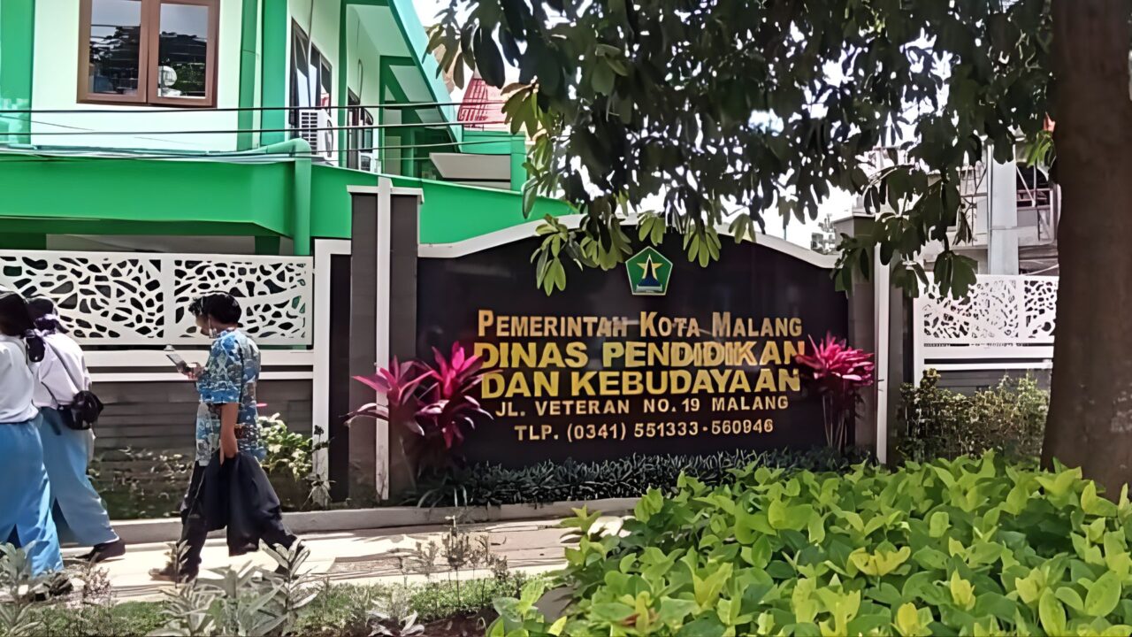 Cover-Proyek-Website-5-1280x720 Analisis Model Collaborative Governance Sebagai Solusi Implementasi Layanan Pendidikan Terhadap Kelompok Penghayat Kepercayaan di Dinas Pendidikan Kota Malang